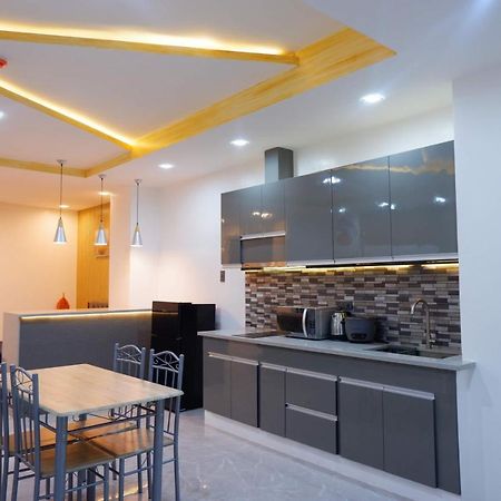 Cozy Entire Condo Unit With Pool Access Angeles Ngoại thất bức ảnh