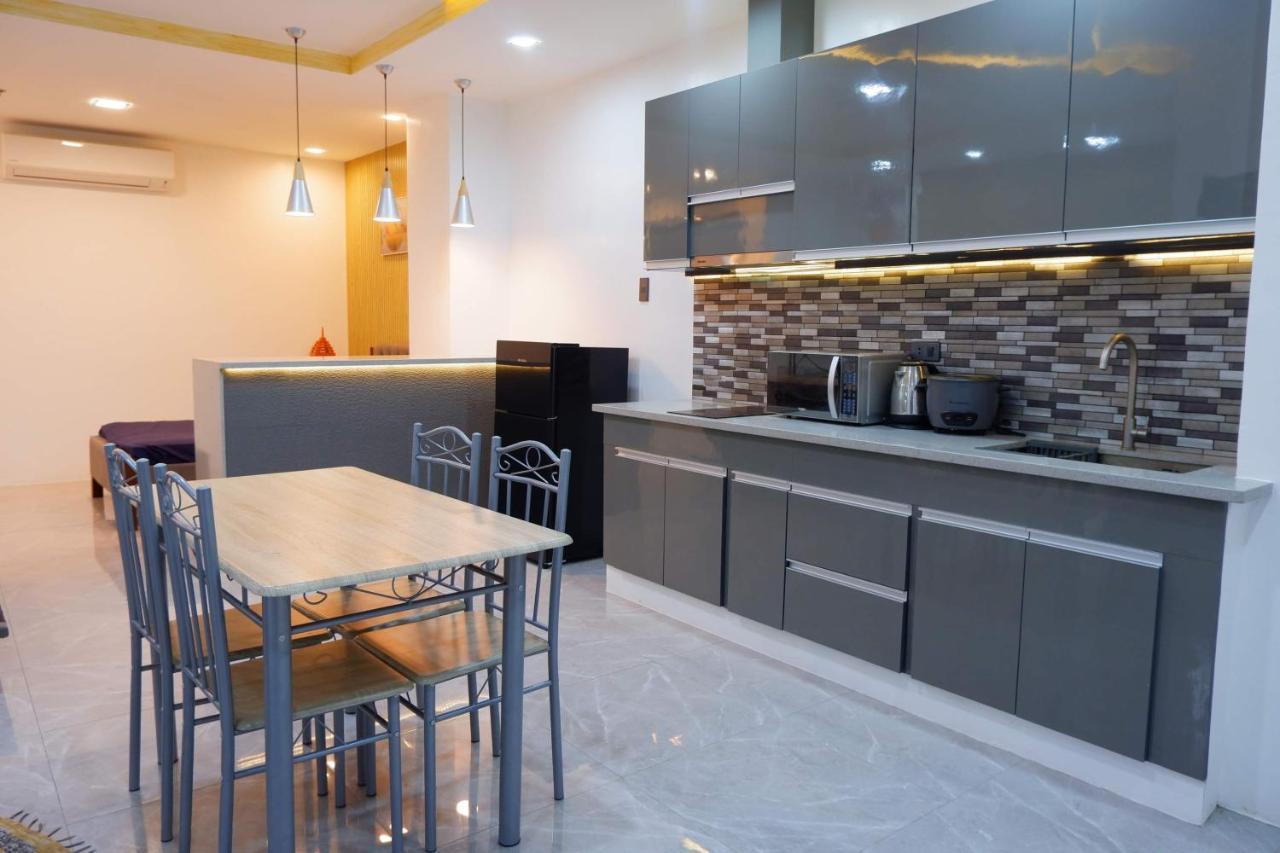 Cozy Entire Condo Unit With Pool Access Angeles Ngoại thất bức ảnh