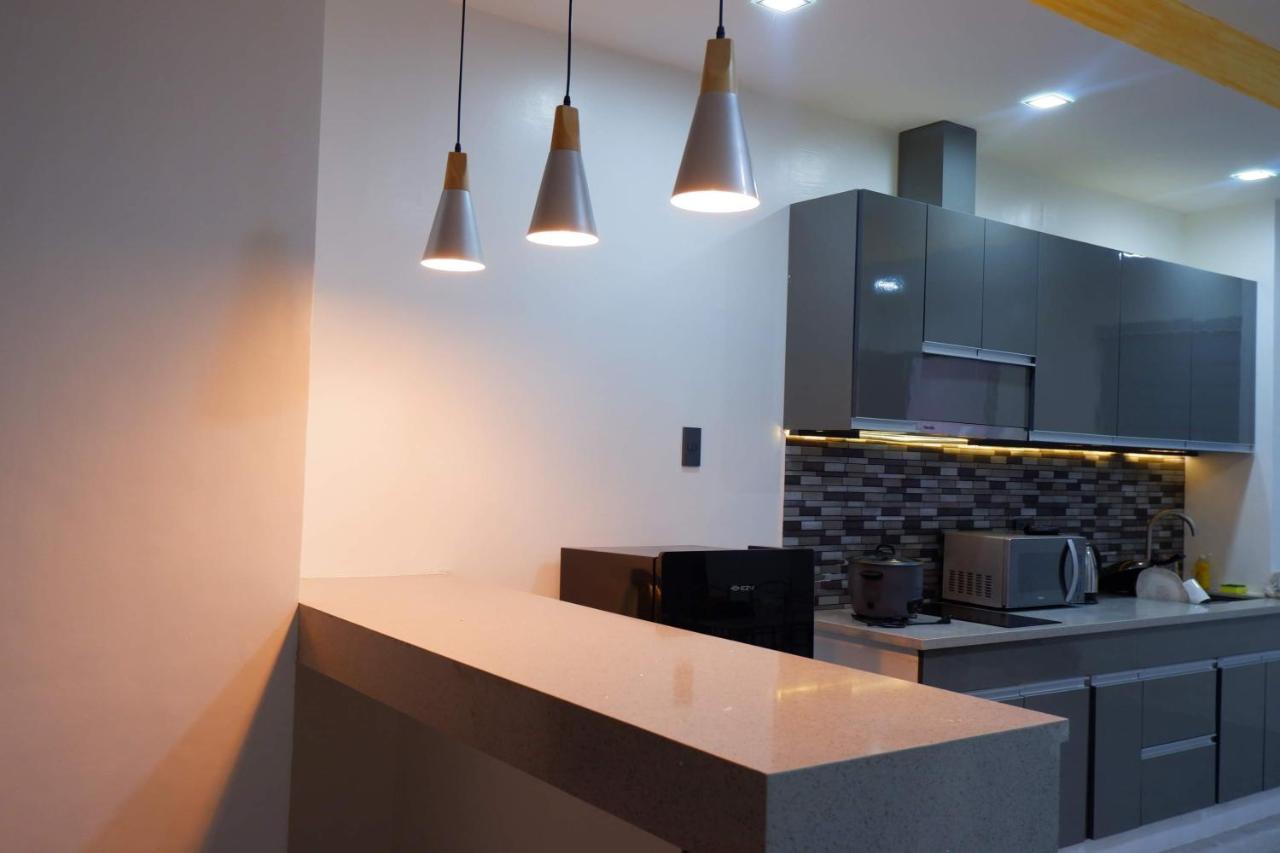 Cozy Entire Condo Unit With Pool Access Angeles Ngoại thất bức ảnh